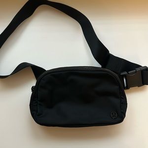 Lululemon Everywhere Belt Bag
